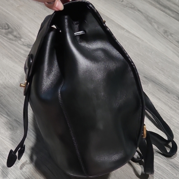 RARE EUC Black Vintage XL Coach Leather Backpack - Picture 7 of 12